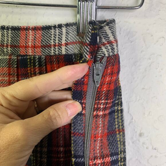 The Villager Skirt Vintage Mini Pleated Tartan Schoolgirl‎ Wool Raw Hem Side Zip - Picture 8 of 11